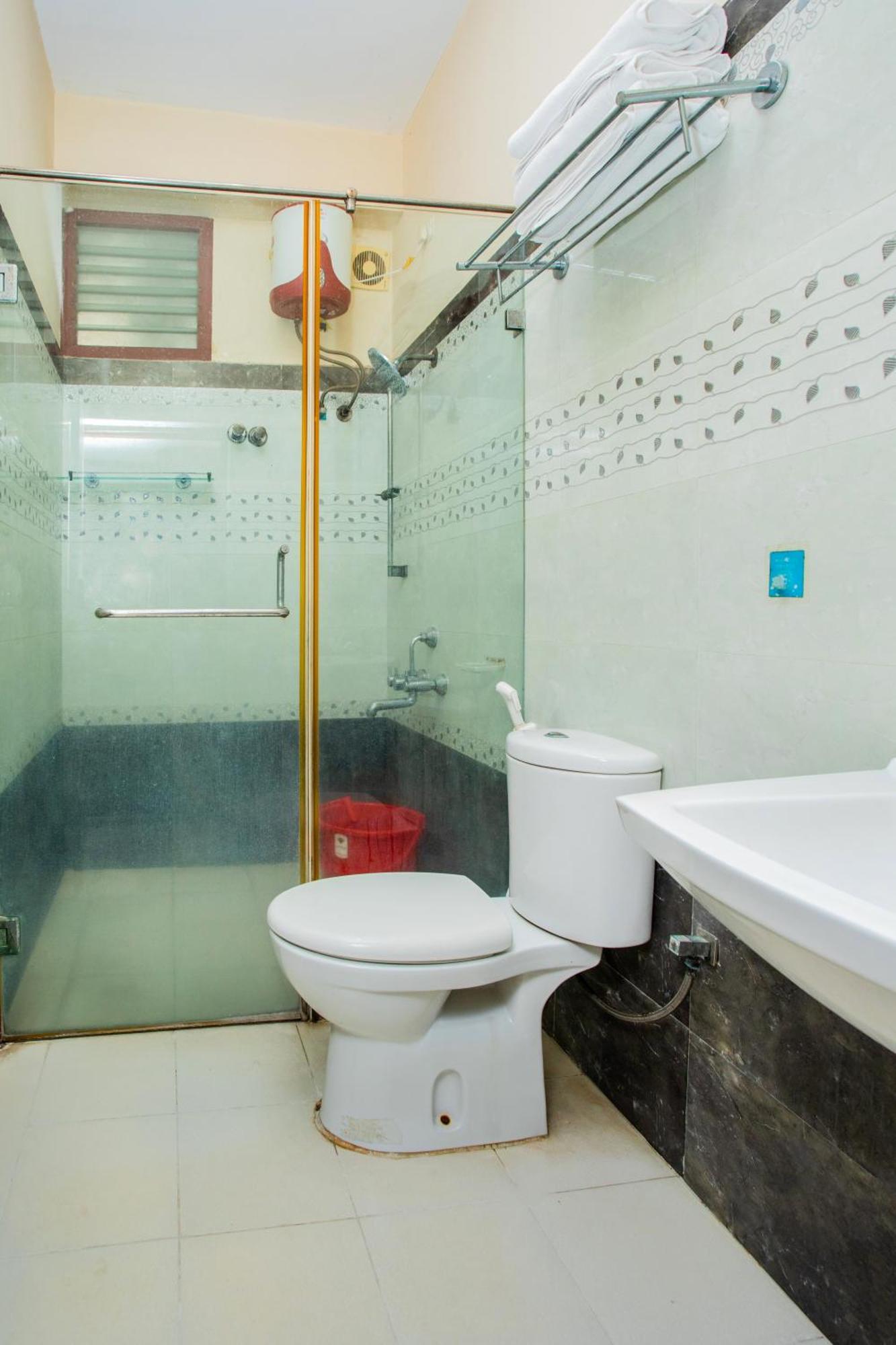 Its South East Residency Hotel Csennai Kültér fotó