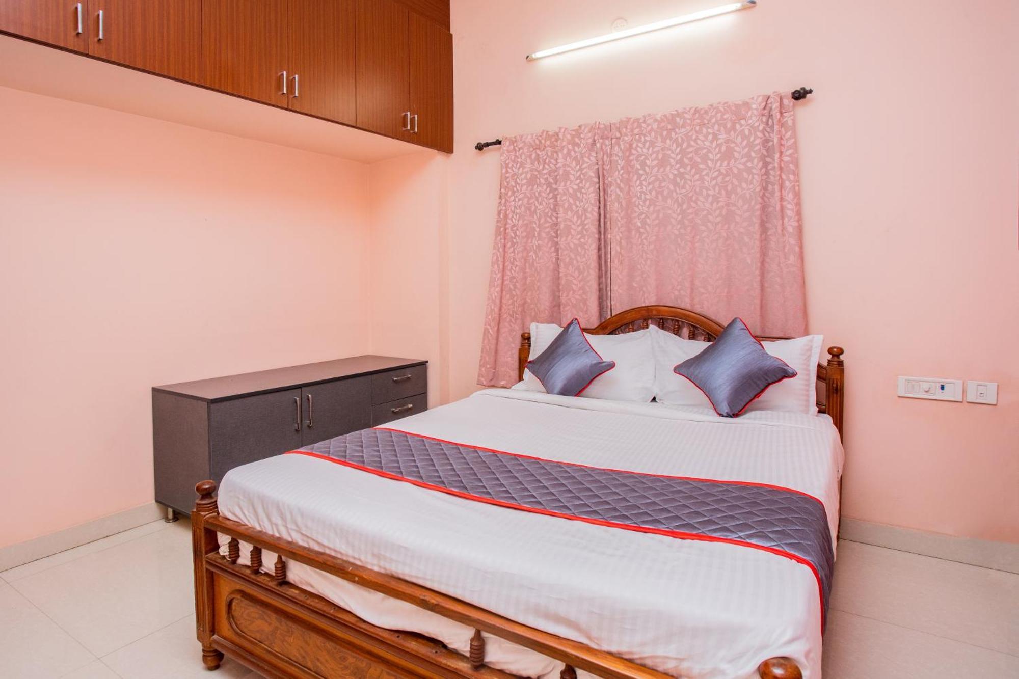 Its South East Residency Hotel Csennai Kültér fotó
